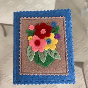 Charming little CATH KIDSON (London) earring traveler.